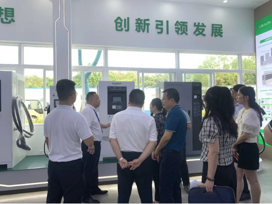 大安區(qū)委常委、組織部部長(zhǎng)朱莉一行 蒞臨沃輪電氣調(diào)研指導(dǎo)工作