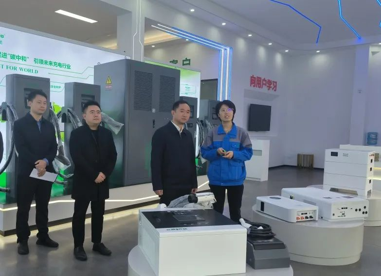 【領(lǐng)導關(guān)懷】自貢市人民政府副市長羅延發(fā)率隊蒞臨沃輪電氣調(diào)研指導工作