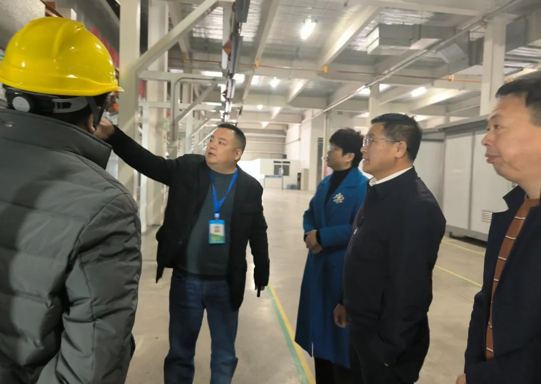 【領(lǐng)導(dǎo)關(guān)懷】自貢市人大常委會(huì)黨組成員、機(jī)關(guān)黨組書記古榮華一行蒞臨沃輪電氣調(diào)研指導(dǎo)工作