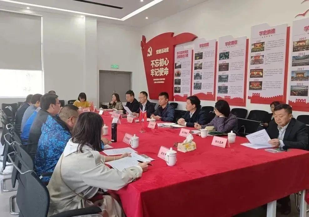 【領(lǐng)導(dǎo)關(guān)懷】2023 年第 1 次大安區(qū)委統(tǒng)戰(zhàn)部部長與民營企業(yè)家溝通“面對面”座談會在沃輪電氣舉行